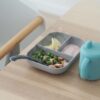 Jídelní souprava s hrníčkem a lžičkou Silicone learning set Beaba pro miminka na učení se samostatnosti od 8 měsíců modrá - Image 3