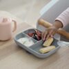 Jídelní souprava s hrníčkem a lžičkou Silicone learning set Beaba pro miminka na učení se samostatnosti od 8 měsíců růžová - Image 3