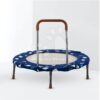 Trampolína Activity Center 3-in-1 Blue smarTrike skládací kulatá s obvodem 92 cm s rukojetí bazénem a 100 ks míčků od 10 měsíců
