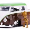 Autíčko Marvel Groot 1963 VW Bus Pickup Jada kovové s otevíratelnými částmi a figurkou Groot délka 20,5 cm 1:24 - Image 3