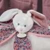 Plyšový zajíček na mazlení Doudou Petal Boh'aime Doudou et Compagnie růžový 27 cm v dárkovém balení od 0 měsíců - Image 3