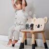 Dřevěná židle mýval Forest Racoon Chair Tender Leaf Toys pro děti od 3 let - Image 2