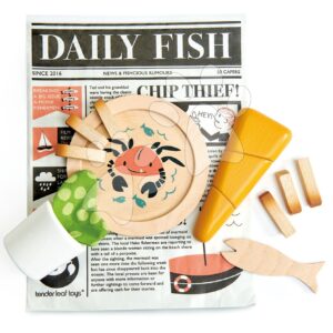 Tradiční anglická večeře rybářů Fish and Chips supper Tender Leaf Toys v novinovém papíře (dřevěná)