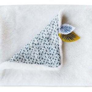 Deka pro nejmenší Yoca le Koala White Doudou et Compagnie oboustranná bílá 70*100 cm od 0 měsíců